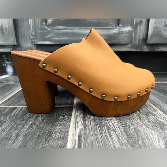 NWOT Seychelles Women's Loud and Clear Clog - Picture 2 of 9